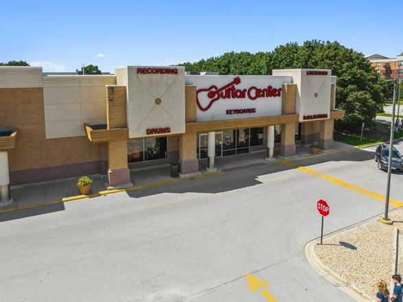 Meridian Retail Center - Guitar Center & PetSmart