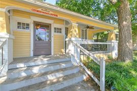 705 Granbury St