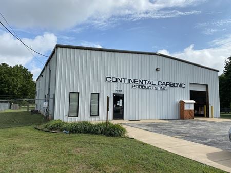Photo of commercial space at 4411 W Chestnut Expy in Springfield