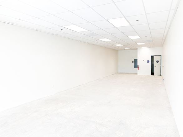 DRIVE-THRU PAD + RETAIL | El Dorado Center