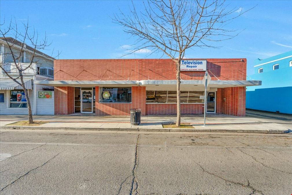 High Exposure Retail Shop Space in Downtown Reedley