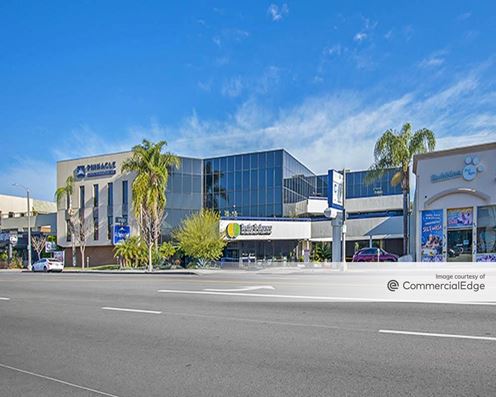 Uniworld Plaza