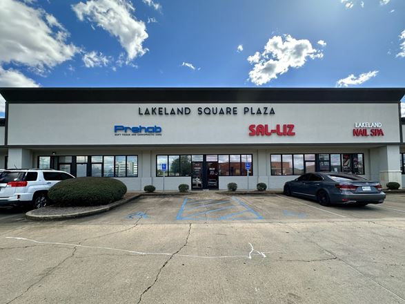 Lakeland Square Plaza
