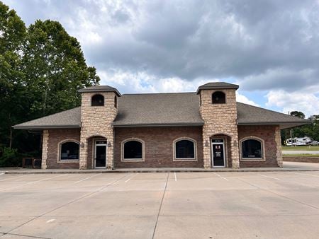 Photo of commercial space at 1721 Forest Hills Blvd in Bella Vista