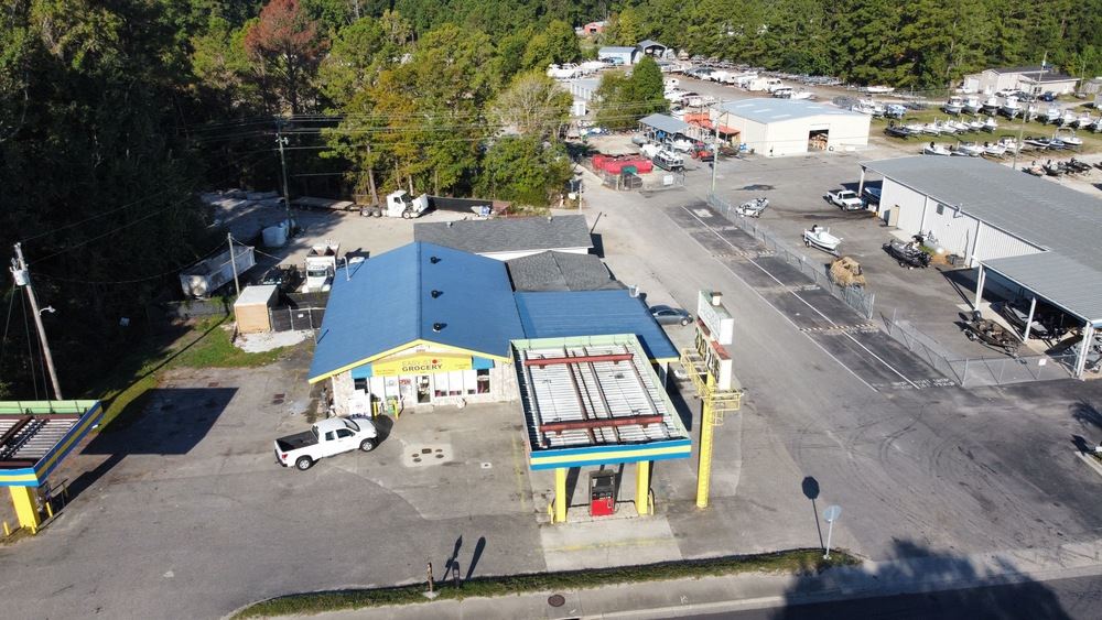 Over 4600 sqft Gas station, Warehouse, market and apartment