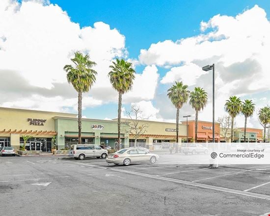 Lakewood Plaza Marketplace