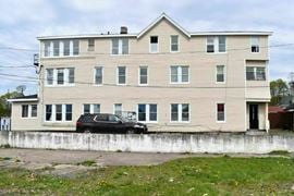 1408 E Main St