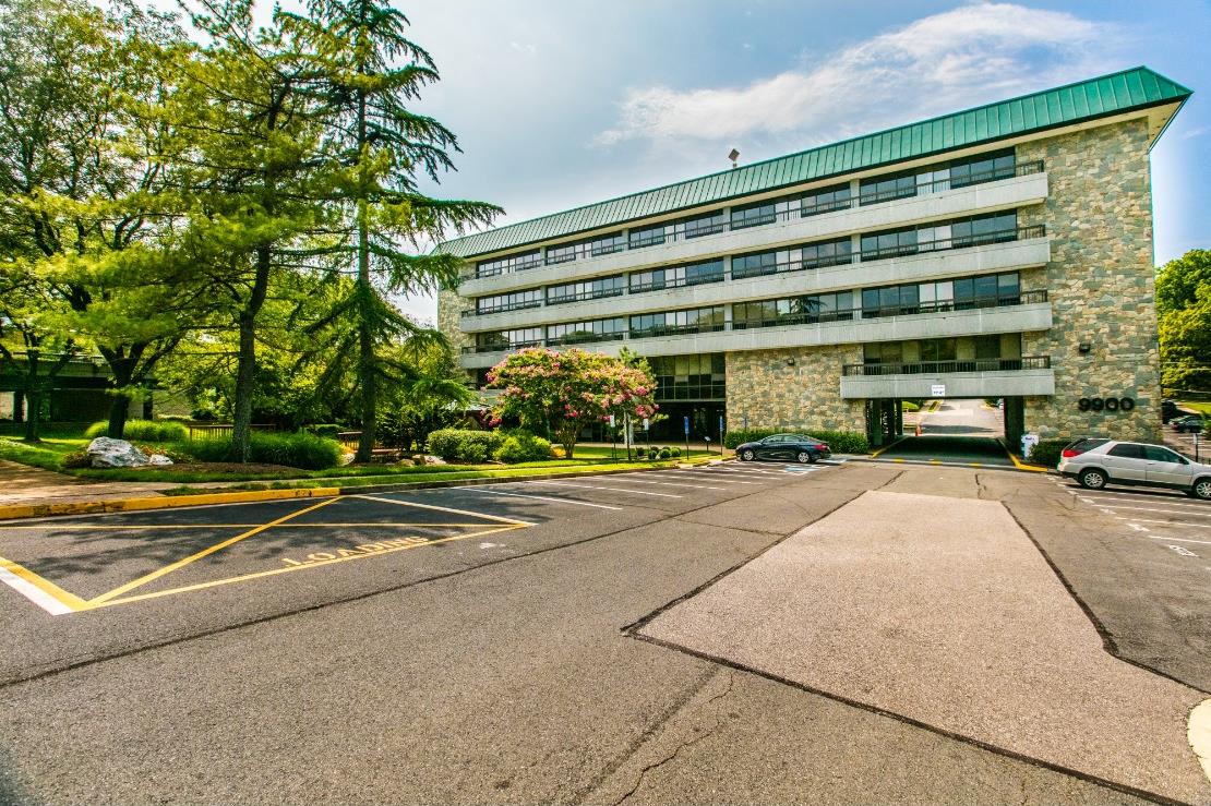 Fairfax Square Mid-Rise