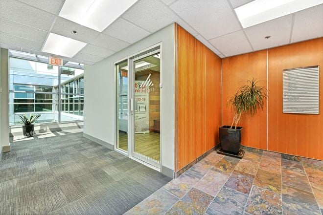 852 Fort Street (214)