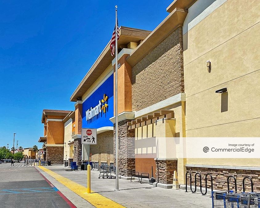 Clovis Crossing - Walmart