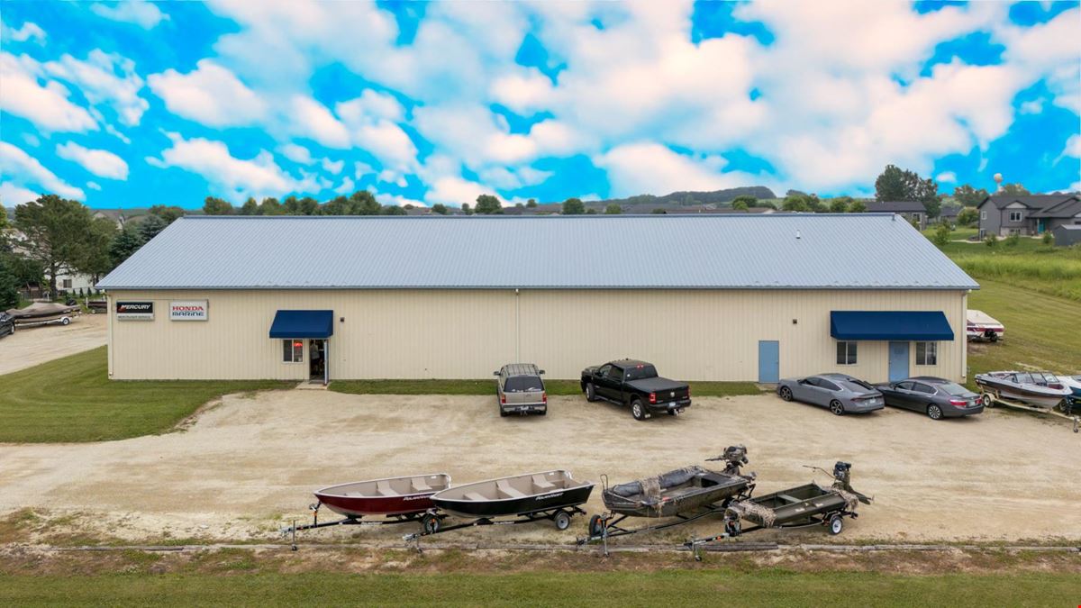 Warehouse with Parking & Storage