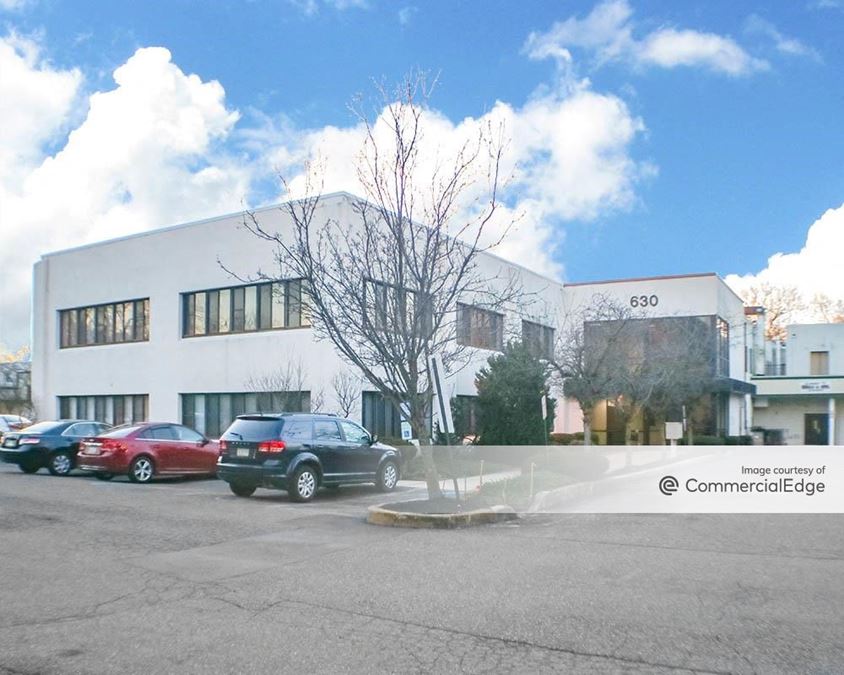 Swarthmore Office Plaza 630 Fairview Road Office Building