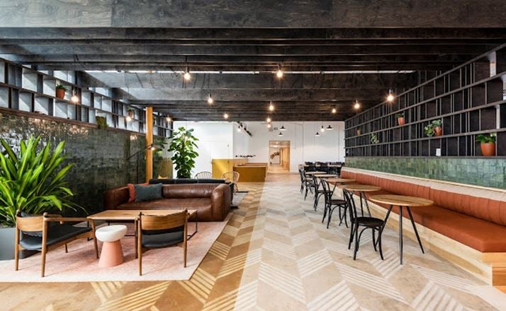 Common Desk - Travis Park Plaza
