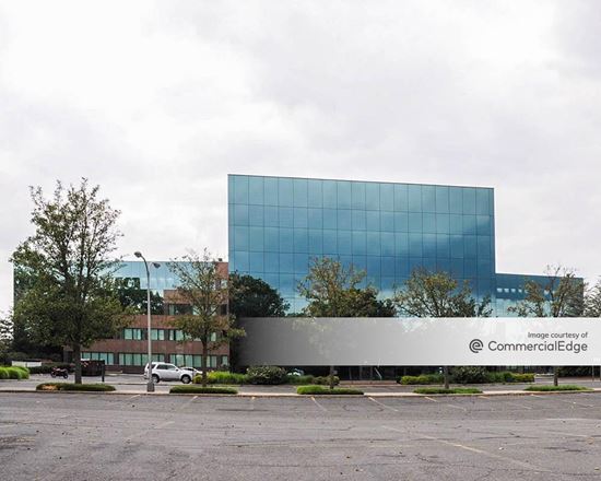 425 Broadhollow Road