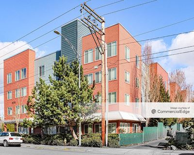 Creative Workspace - 16825 48th Avenue West
