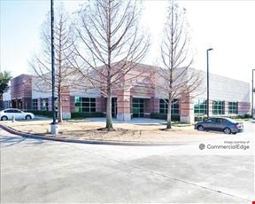 4400 Plaza Dr