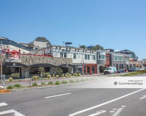 Del Mar Plaza