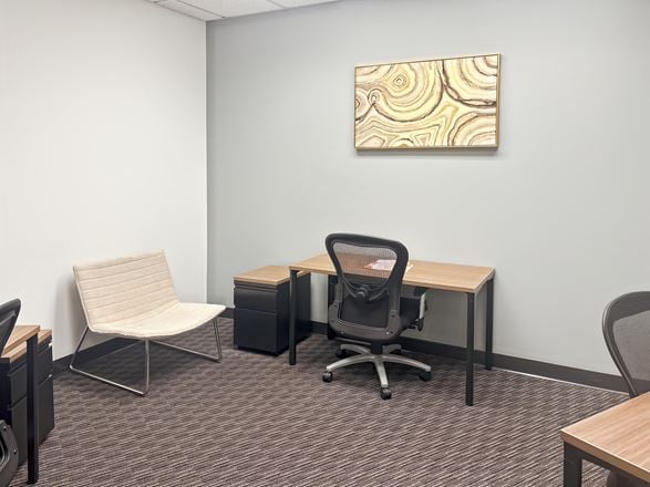 CA, Oxnard - Topa Financial Plaza