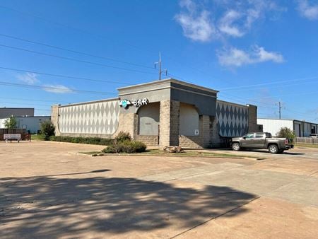 Retail space for Sale at 8301 Glade Ave in Oklahoma City