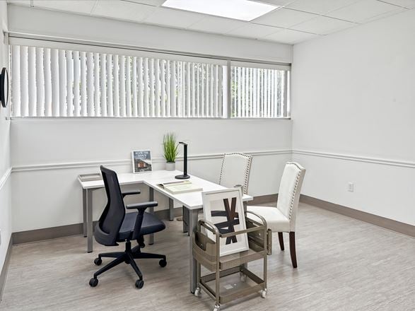 Regus - Pensacola – 545 Brent Lane