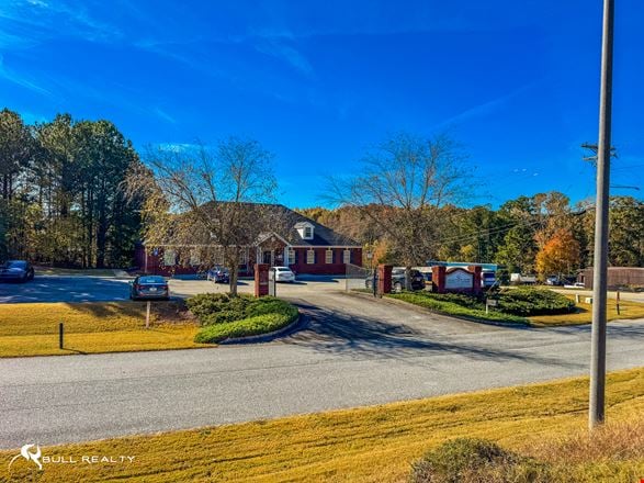 Freestanding Multi-Use Building | Sale or Lease | ±8,000 SF | ±3,987 SF Available