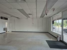7 Kelly Dr. - 1,200± SF Retail / Office Space Available in Established Neighborhood Plaza