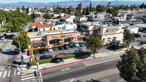 End-Cap Available in Huntington Park Center
