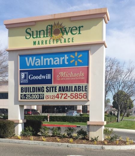 Retail space for Rent at 285 W Shaw Ave in Clovis
