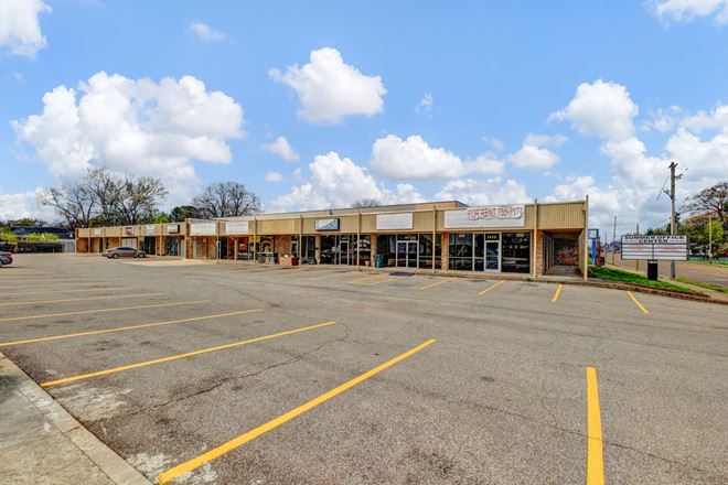 3933–3945 Summer Ave