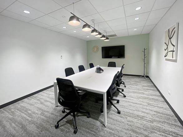 Regus - Westmont - Oakmont Plaza Drive