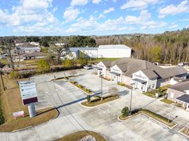 2,500 SF Endcap Medical Suite along Airline Highway