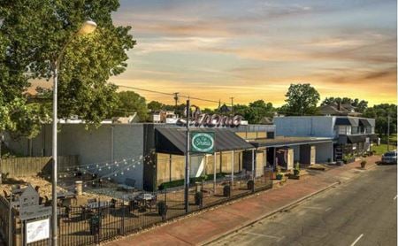 Retail space for Rent at 1503 Austin Ave in Waco