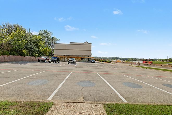 Move-In Ready Office Suite | Interstate 45 Frontage