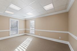 8046 Roswell Rd