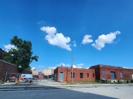 Industrial space for Sale at 923 State Line Road in Kansas City