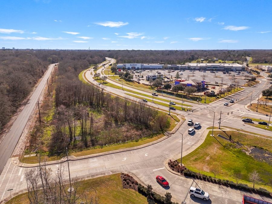 High-Visibility Development Site Near New Buc-ee’s