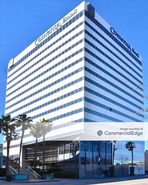 Sherman Oaks Galleria - Comerica Bank Building