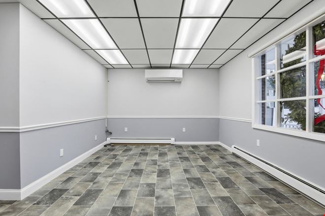 Well Located Commercial Suite for Lease in Methuen, MA