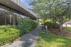 2 Omni Way