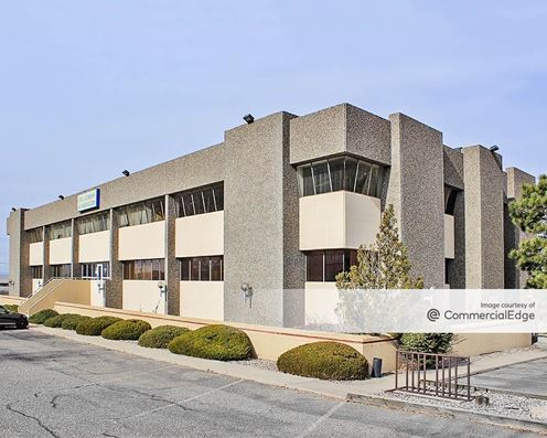 2501 Yale Blvd