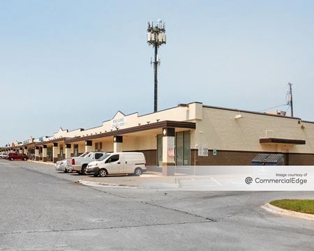 Retail space for Rent at 3230 Falls Drive in Dallas