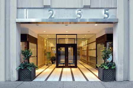 702      Space Photo Gallery 3