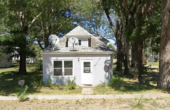 203 Nolan Ave W
