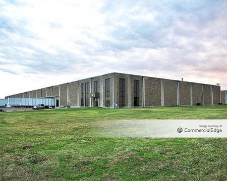 Photo of commercial space at 850 State Highway 161 in Grand Prairie