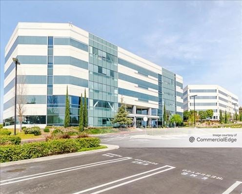 Wateridge - 5140 & 5150 West Goldleaf Circle