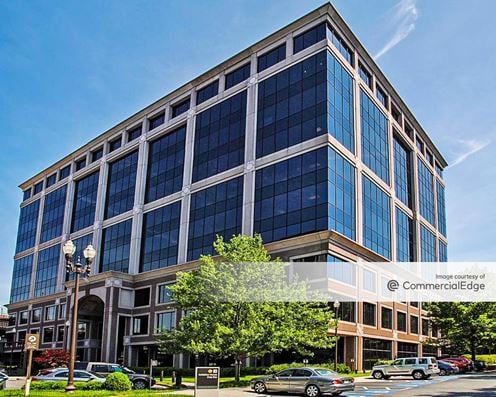 10 Glenlake North Tower