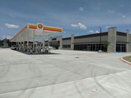 4,500 SF Retail Space in Cleveland - Cleveland