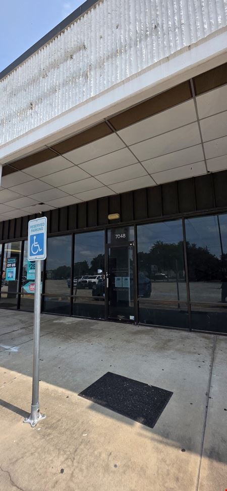 Retail space for Rent at 7048 Bissonnet Street in Houston