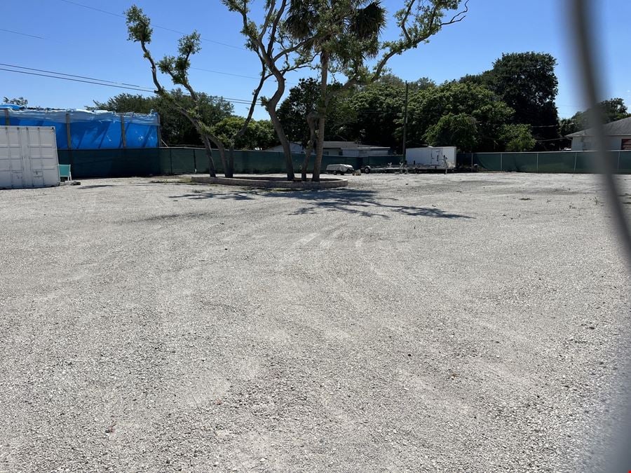 Retail Space with Storage Lot in Cocoa