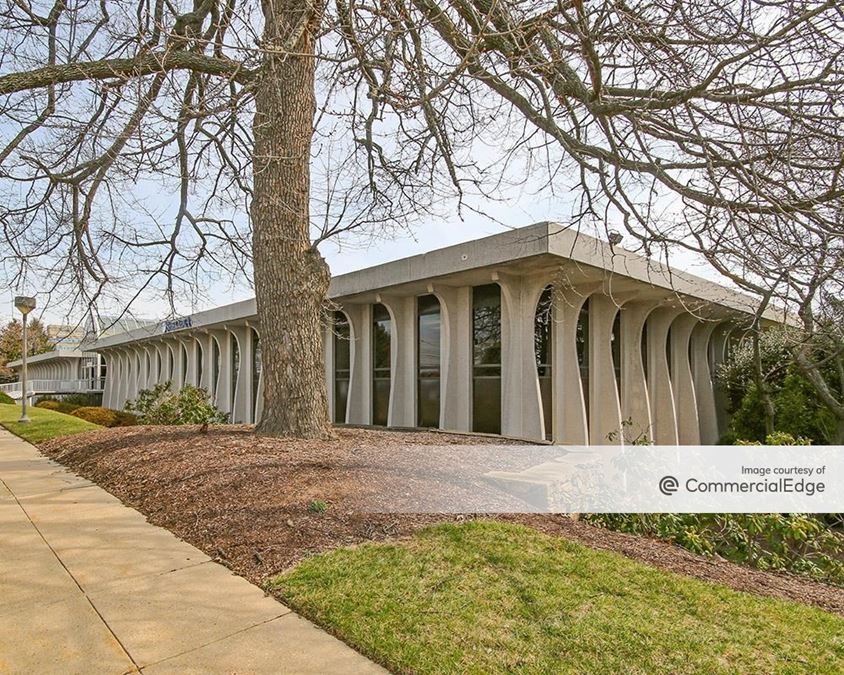 Shady Grove Bio+Tech Campus 15825 Shady Grove Road 15825 Shady